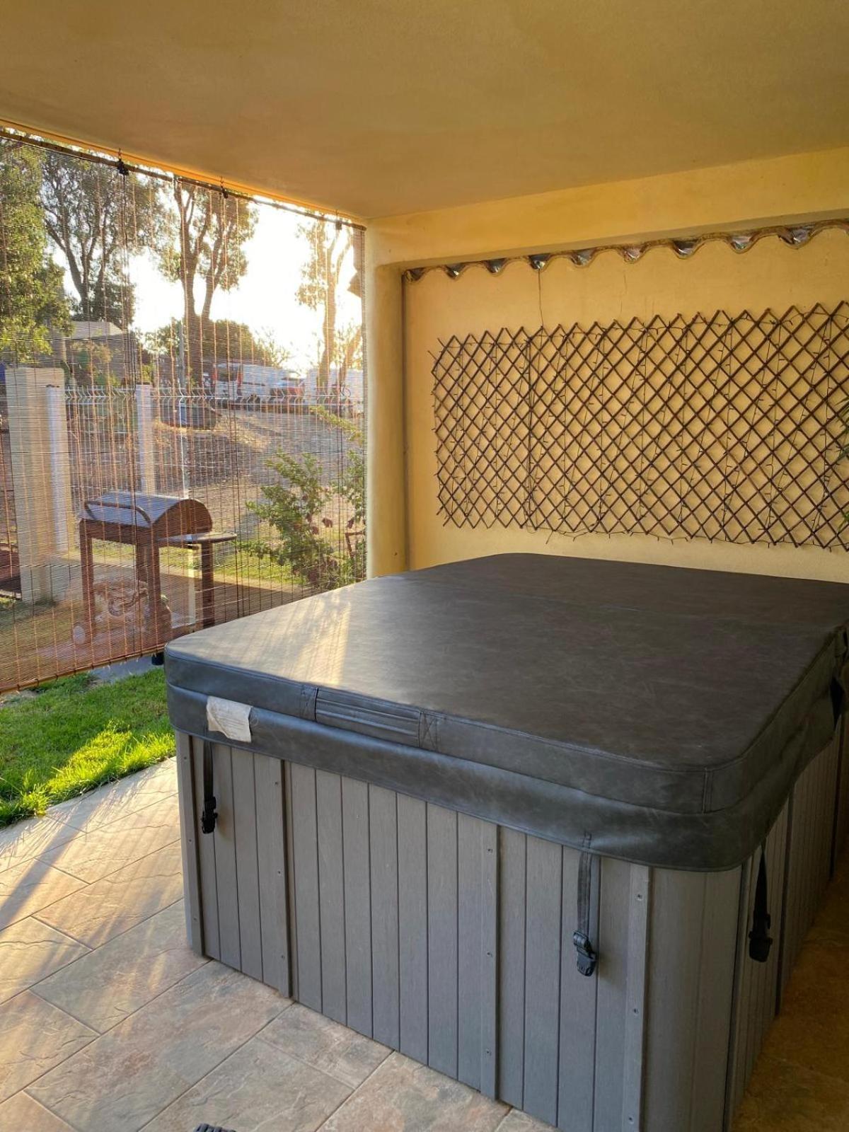 Ferienwohnung Agreable Rez De Jardin Avec Piscine Et Jacuzzi Cervione Exterior foto